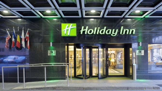 Details Description Of Holiday Inn Mayfair Facilities For Tourists