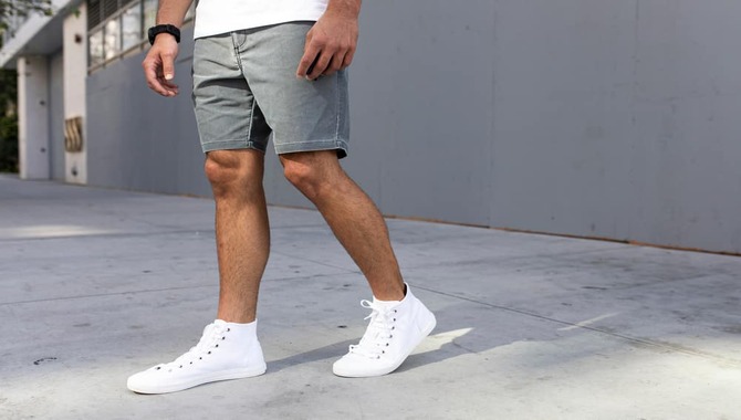 Guys can wear short pants for stylists: