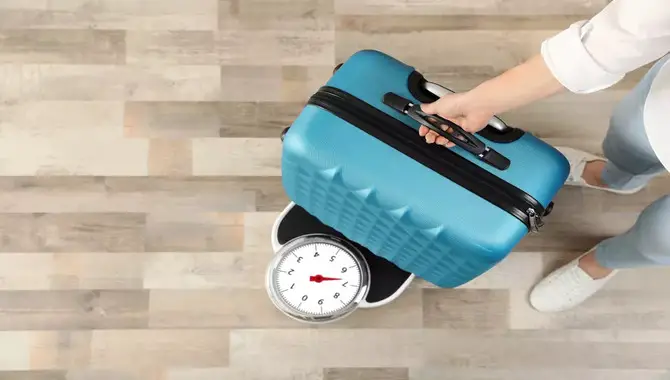Weigh suitcases :