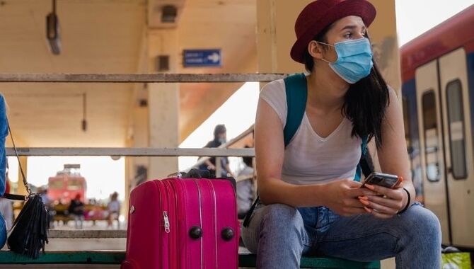 Staying Safe While Traveling Alone