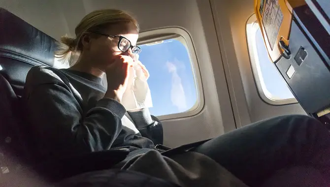 How Can You Tell If A Passenger Is Sick On An Airplane