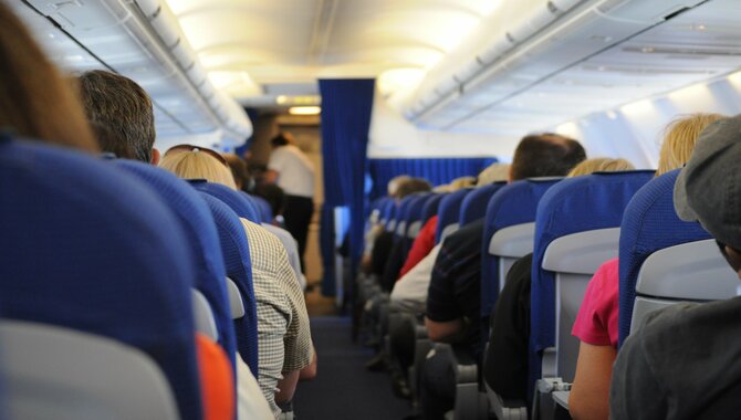 10 Important Tips To Stay Safe While Flying With Food Allergies