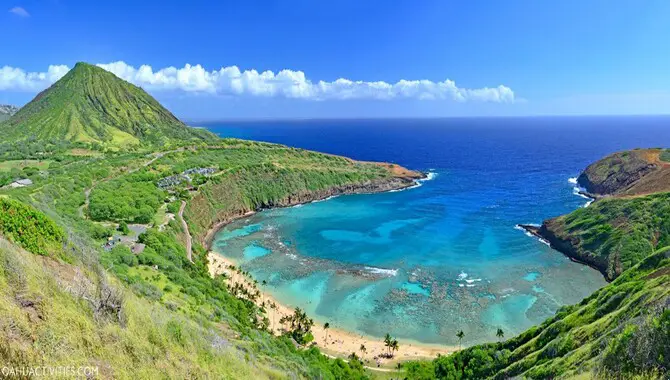 panorama of a tropical bay at Hanauma on the island of Oahu