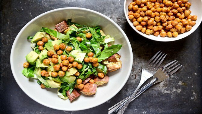 Roasted Chickpeas with Tahini Sauce