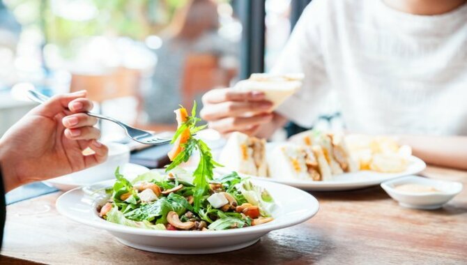 Tips To Save Money When Eating Out