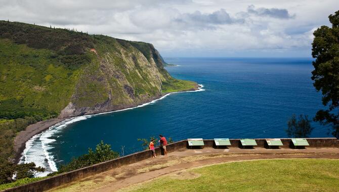 Waipio Valley Lookout