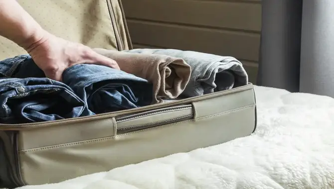 What To Avoid While Packing Clothing