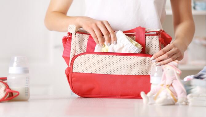 7 Tips For Newborn Diaper Bag Essentials List