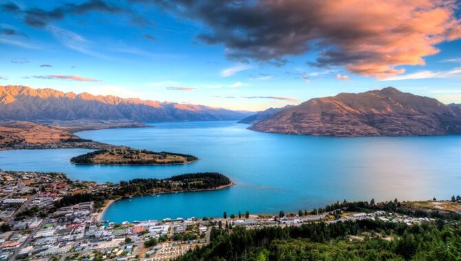 Queenstown And The Southern Lakes, New Zealand