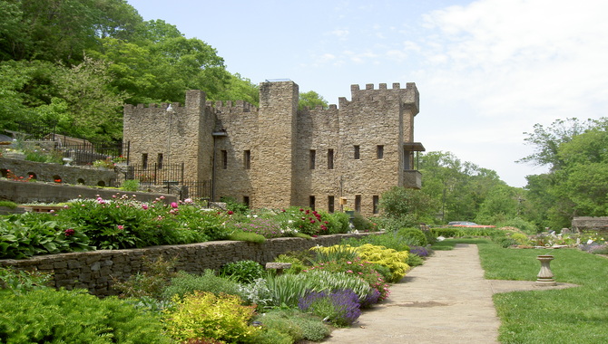 Visit Chateau Laroche