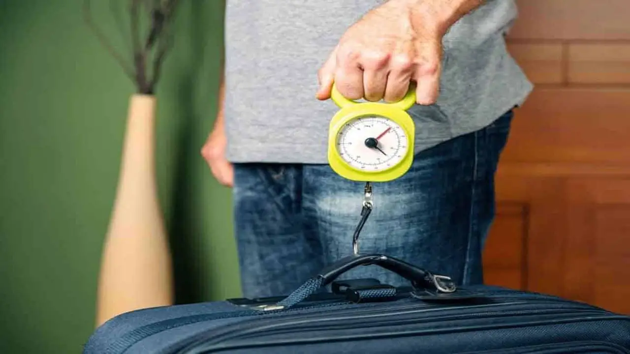 Locations Where Luggage Weighing Scales Are Available For Free