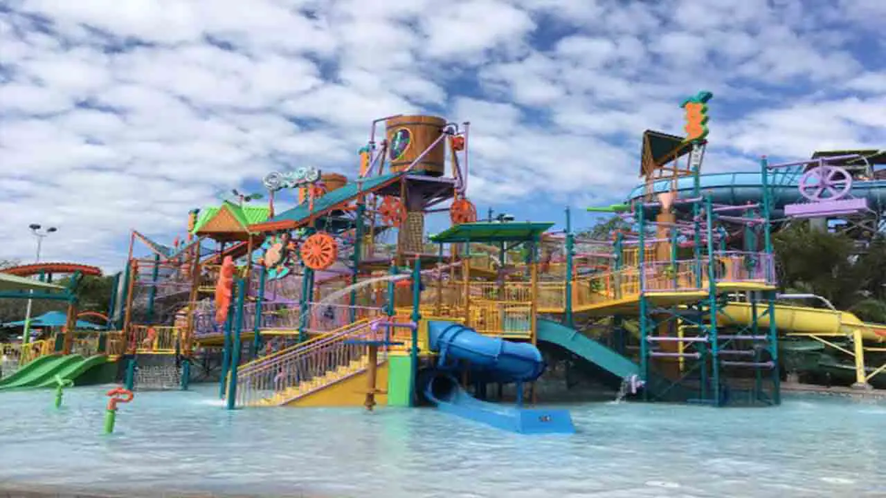 Which Is Better Adventure Island Or Aquatica? – Details Guide