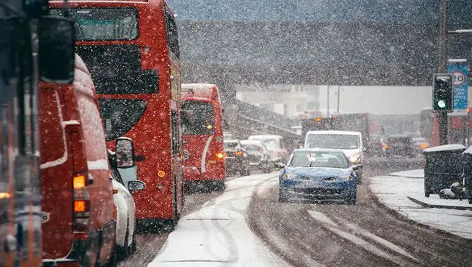 7 Essential Tips To Drive Safely In Heavy Rain Or Snow