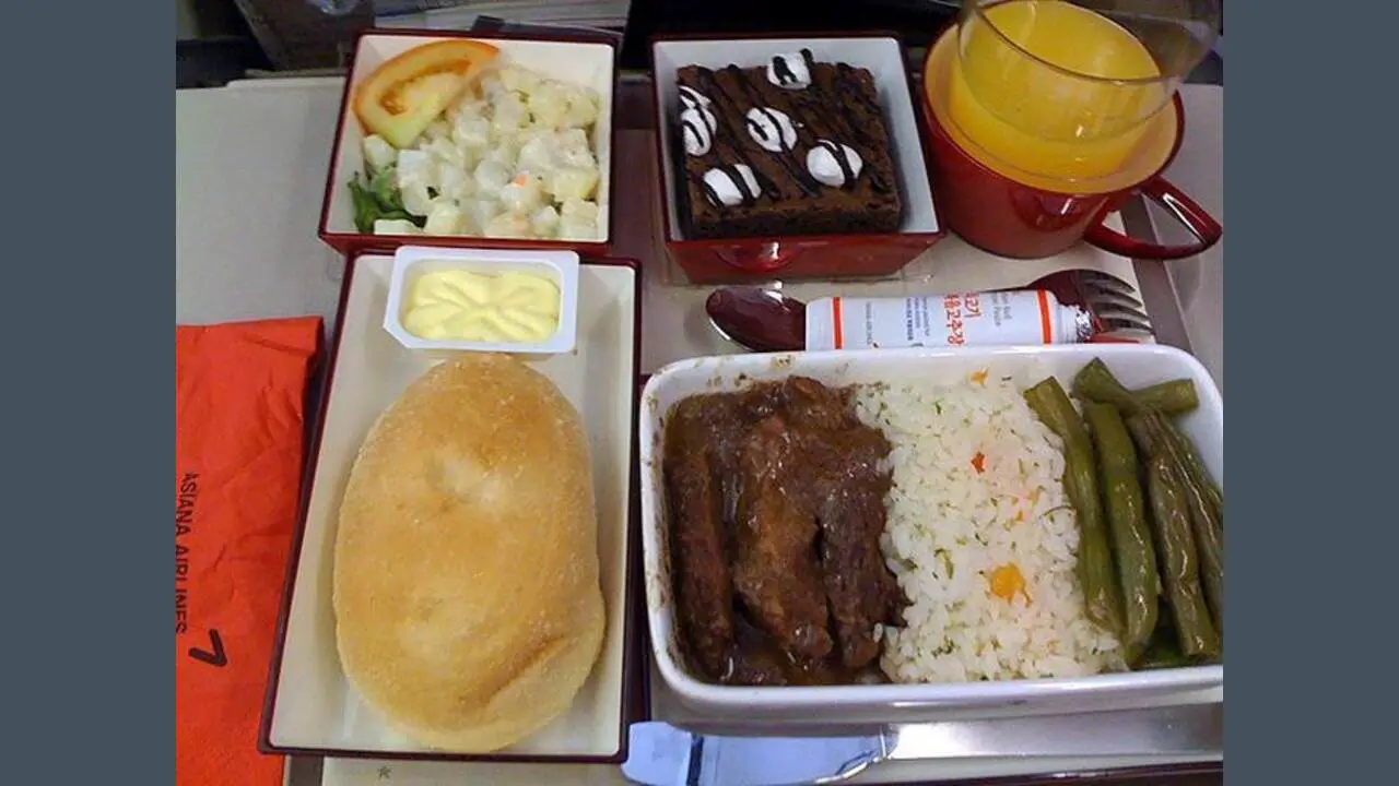 Challenges And Considerations In Providing Meals On Airplanes