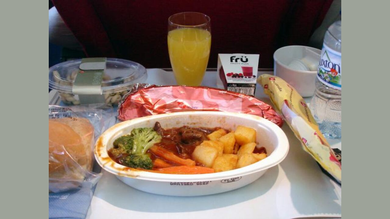 How To Choose The Best Airline Food Options