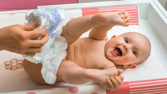 Lay The Baby On The Changing Mat And Unfasten The Dirty Diaper