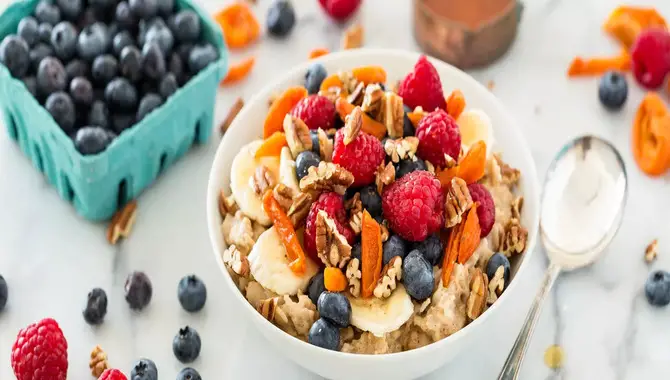 Oatmeal With Nuts And Fruit