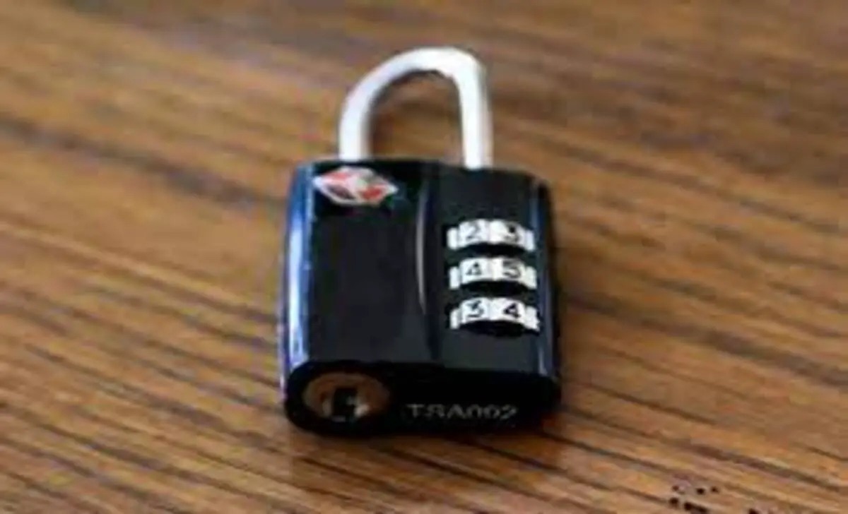 Resetting A TSA Lock Combination