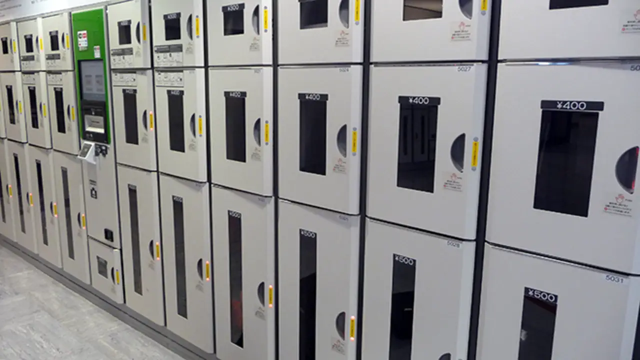 Are There Any Lockers For Luggage Storage At Newark Airport