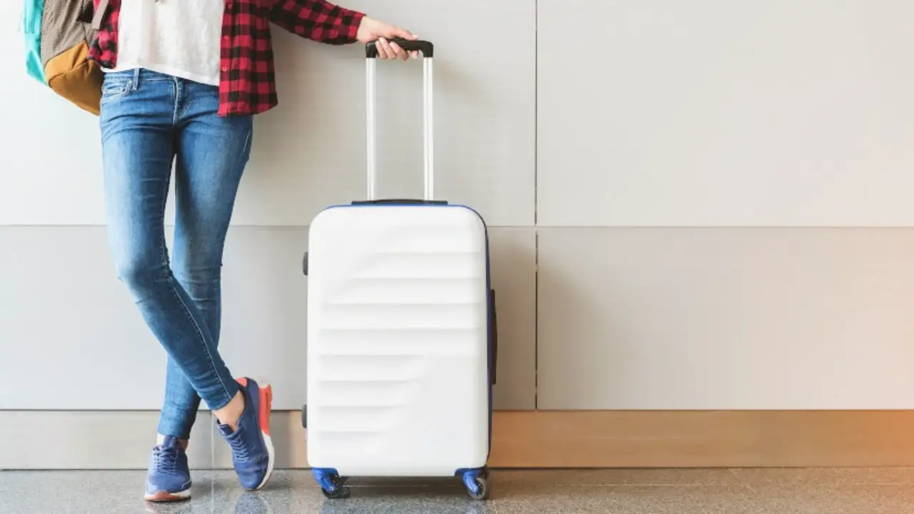 Definition Of What Is Hold Luggage: Packing Tips For Traveller
