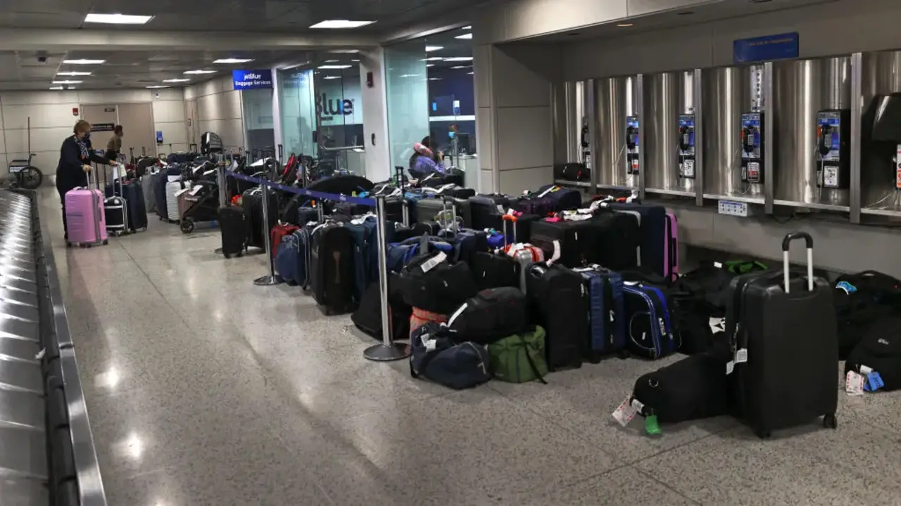 Discover The Ultimate Travel Companion Claim.Rynn Luggage