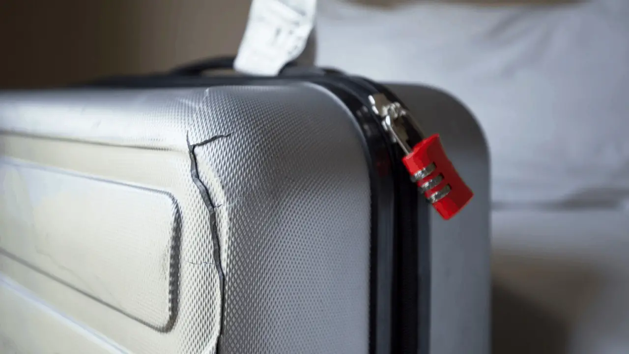 How Do Luggage Covers Protect Your Belongings