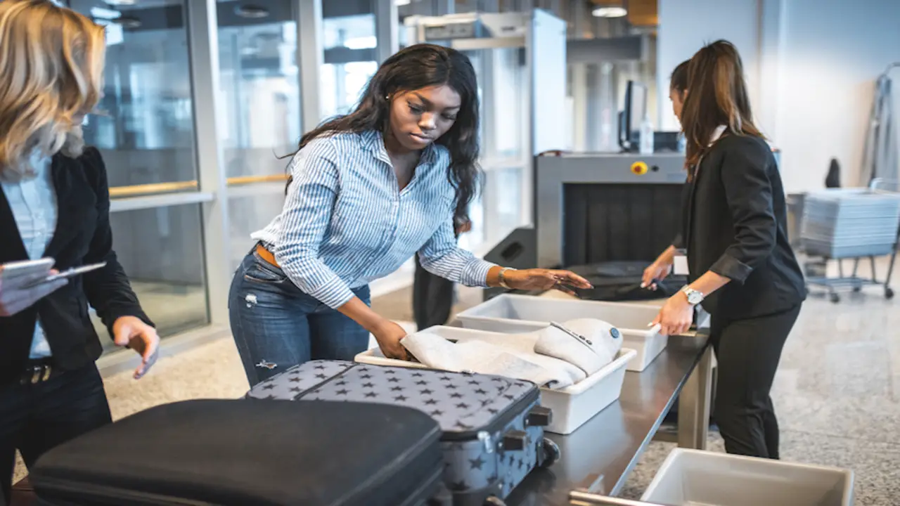 How To Checking In Luggage At Airport - Avoid Lost Luggage