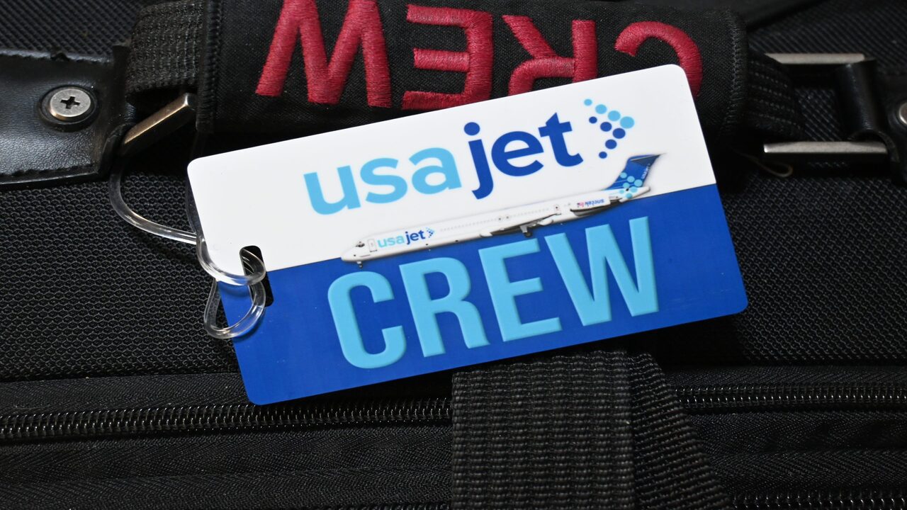 How To Design Personalized American Airlines Luggage Tags