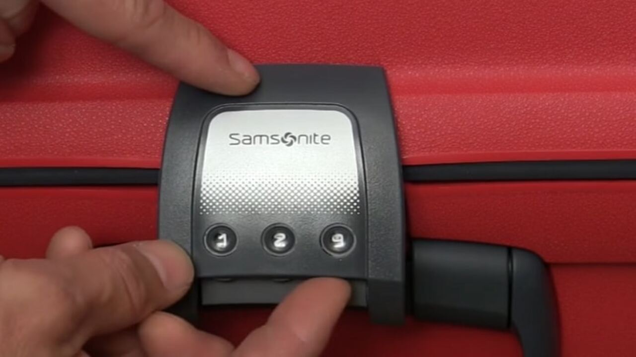 thumbnail image 2 of Samsonite S'cure Replacement Luggage Side Lock Latch – Black Plastic, D-426B-1 2 of 5