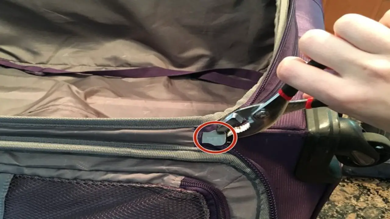 Identifying The Right Zipper Pull For Your Luggage