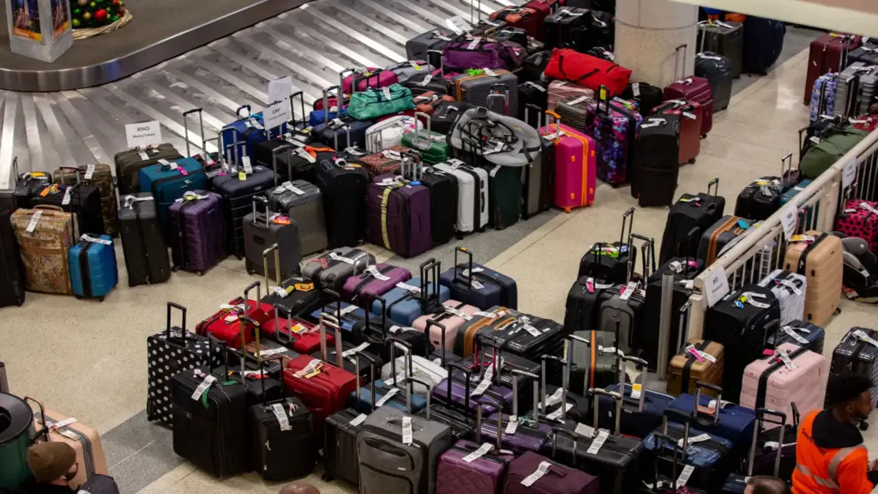 Precautions To Prevent Losing Your Luggage