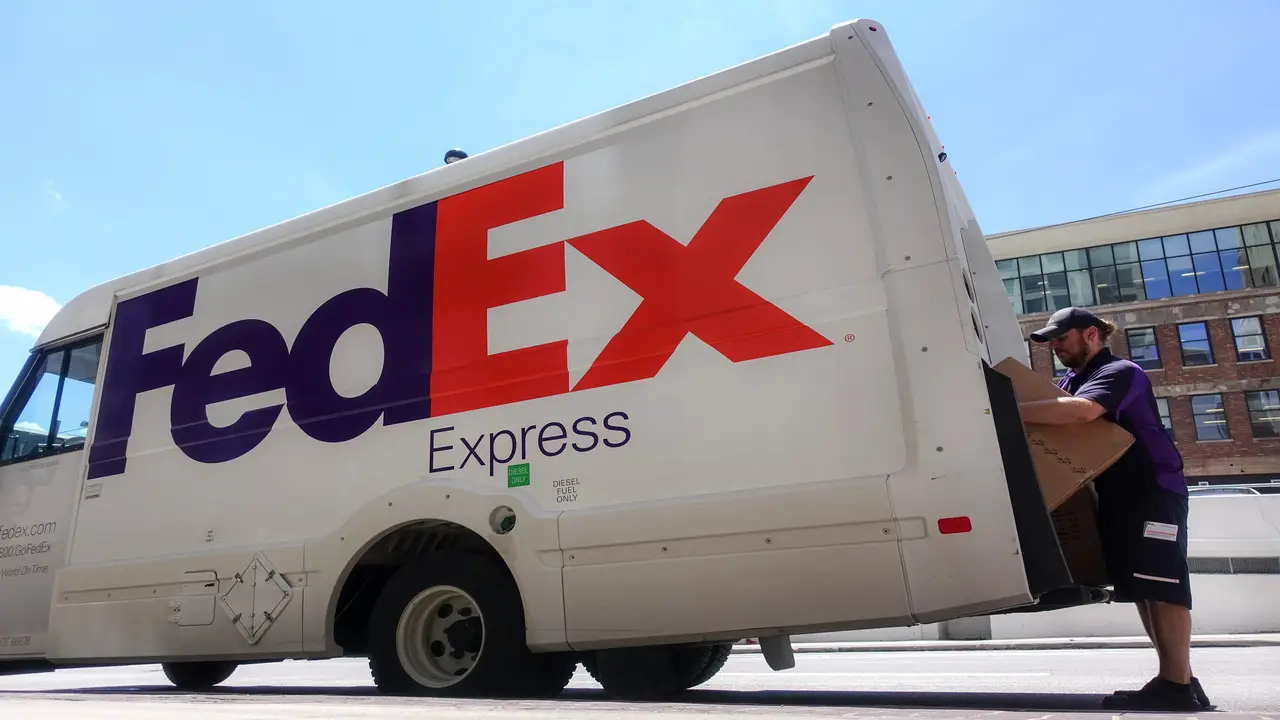 The Basics Of Shipping Luggage With Fedex