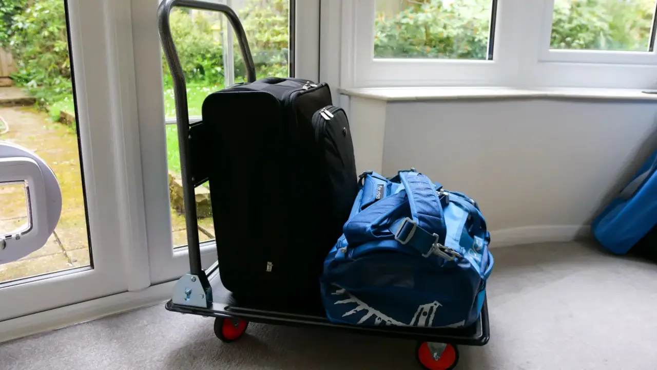 The Features To Look For When Purchasing A Luggage-Trolley