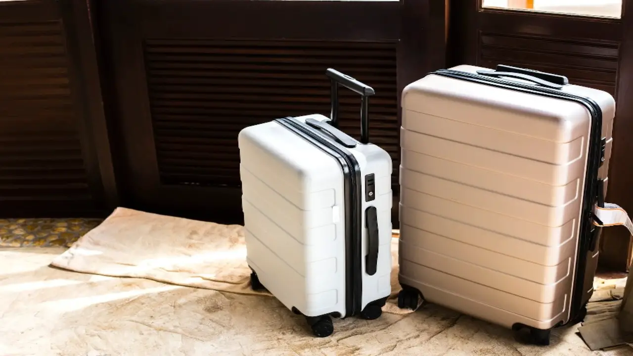 Tips For Choosing A Less Attractive Luggage Color To Deter Theft