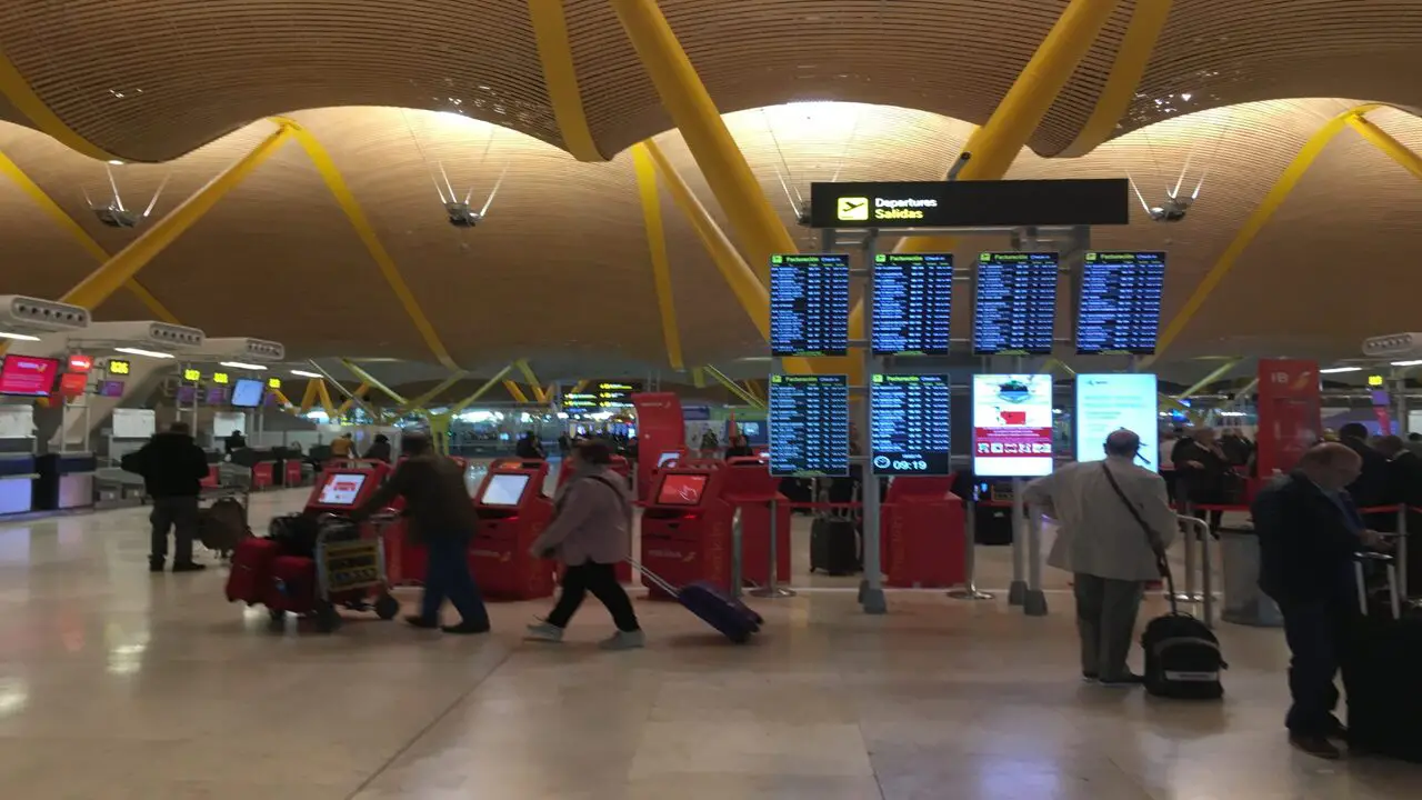Different Luggage Storage Options Available At Madrid Airport