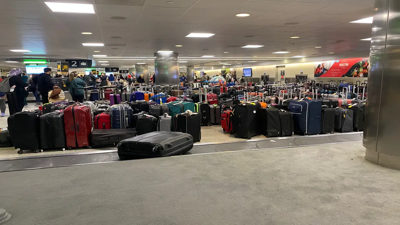 How To Find Luggage Storage Houston At The Airport