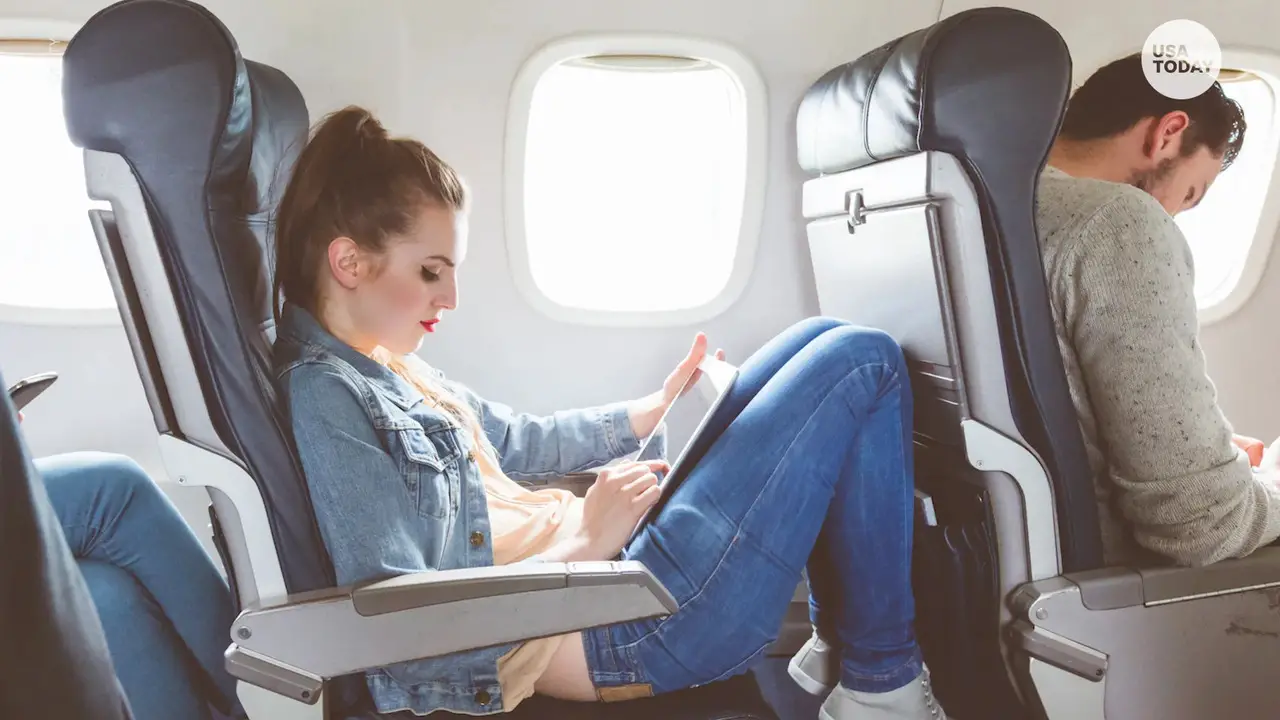 How To Travel On A Plane With No Luggage - Tips For Travel Lovers